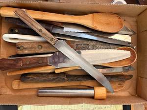 lot 1013 image: Kitchen Knives (flat)--K