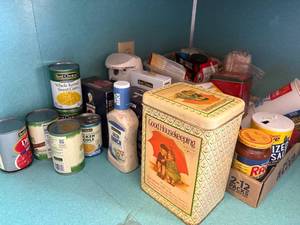 lot 1050 image: Tin of Spices, Food, Salt Miscellaneous--K
