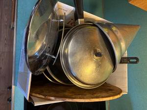 lot 1065 image: Pots, Pans & Colander Strainer--K