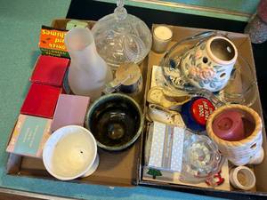 lot 1066 image: Two (2) Flats of Miscellaneous (Candles & Decor)--K