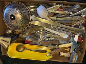 lot 1067 image: Flatware & Utensils--K