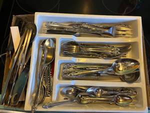 lot 1068 image: Flatware--K
