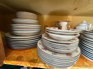 lot 1072 image: China Miscellaneous Pieces (Noritake Anita & America Bennetts Fifth Avenue)--K