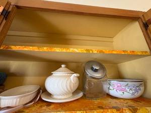 lot 1073 image: Shelf of Glassware (Candy Jar & Metal Bowl)--K