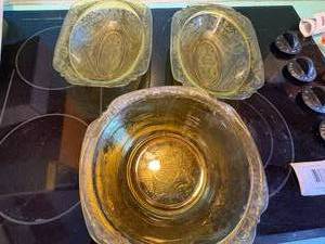 lot 1081 image: Amber Madrid Federal Depression Bowls x3--K
