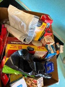 lot 1089 image: Foil, Plastic Wrap, Oven Bags & More--K