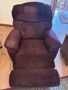 lot 1158 image: Lazy Boy RockerRecliner (37 x 20H)--LR