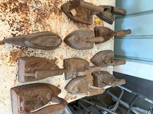 lot 1346 image: Miscellaneous Antique SAD Flat Irons x11--Gar