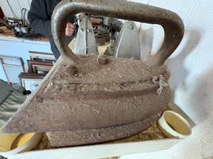 lot 1349 image: Large Gas Fired Iron x1--Gar