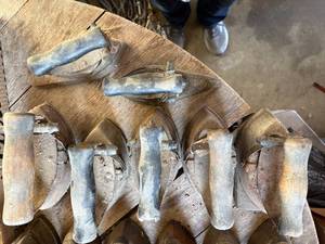 lot 1369 image: Antique SAD Flat Irons x7--Gar