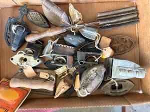 lot 1372 image: Antique Miscellaneous Miniature Irons--Gar