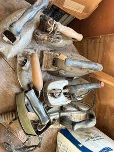 lot 1376 image: Antique Irons x 7--Gar
