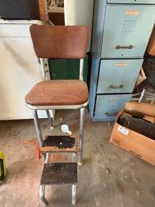 lot 1380 image: Kitchen Step Stool--Gar