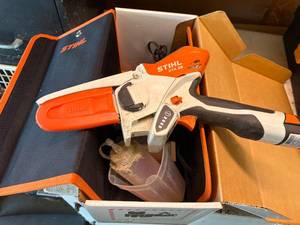 lot 1388 image: Stihl Battery Powered GTA26 Hand Chainsaw--Gar