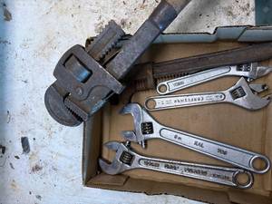 lot 1391 image: Monkey & Adjustable Wrenches--Gar