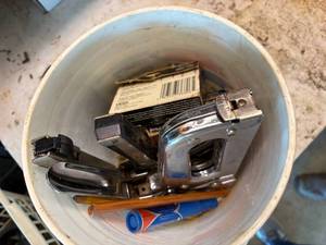 lot 1392 image: Staple Gun & Staples-- Gar