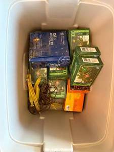 lot 1412 image: Christmas Lights (New) in Tote -- Gar
