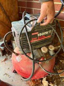 lot 1416 image: Air Compressor (150 psi, 2 hp, 6 gal) -- Gar