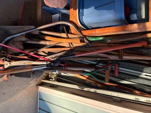 lot 1418 image: Miscellaneous Lawn & Garden Tools -- Gar