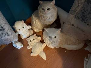 lot 1169 image: Ceramic Cats x5--NBRM