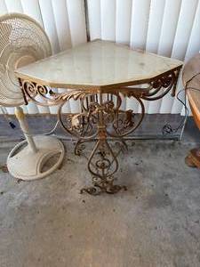 lot 1197 image: Antique Ornate Glass Top Corner Table 29 x 20.5--BP