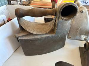 lot 1291 image: Internal Coal Fired Flat Iron--BP