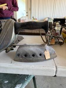 lot 1294 image: Kerosene Fired Flat Iron--BP