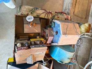 lot 1304 image: Birdhouses x5--BP