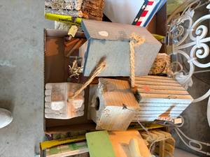 lot 1306 image: Birdhouses x6--BP