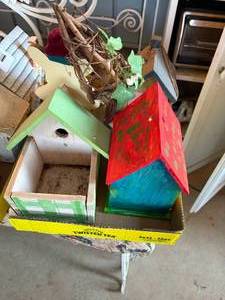 lot 1307 image: Birdhouses & Planters--BP