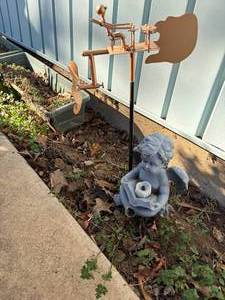 lot 1314 image: Yard Decor (Guitar Player & Angel)--OutF