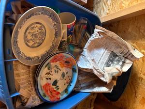 lot 1326 image: Tote of Miscellaneous Glassware--Shed