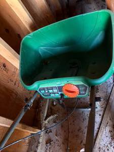 lot 1332 image: Scotts Lawn Fertilizer (Like New Condition)--Shed
