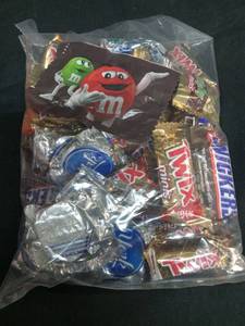 lot 1750 image: 1 LB Chocolate Mix