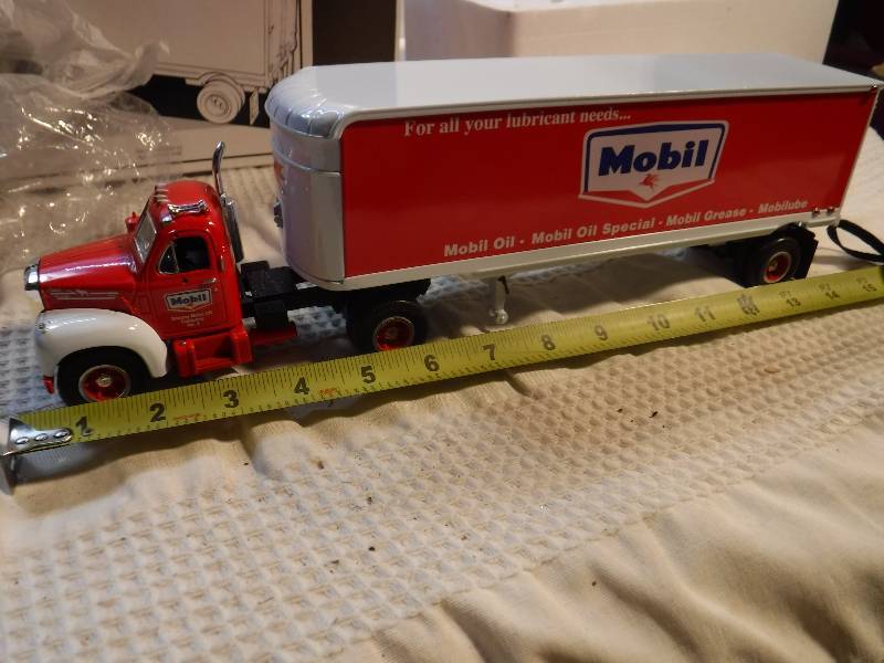 lot 1032 image: mack-1960-b-61-tractor-trailer-mobil-lubricants