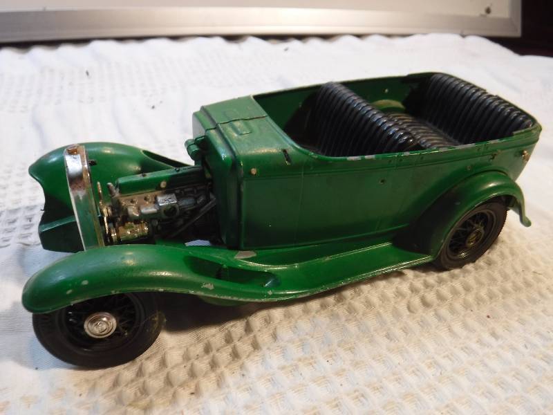 lot 1034 image: diecast roadster