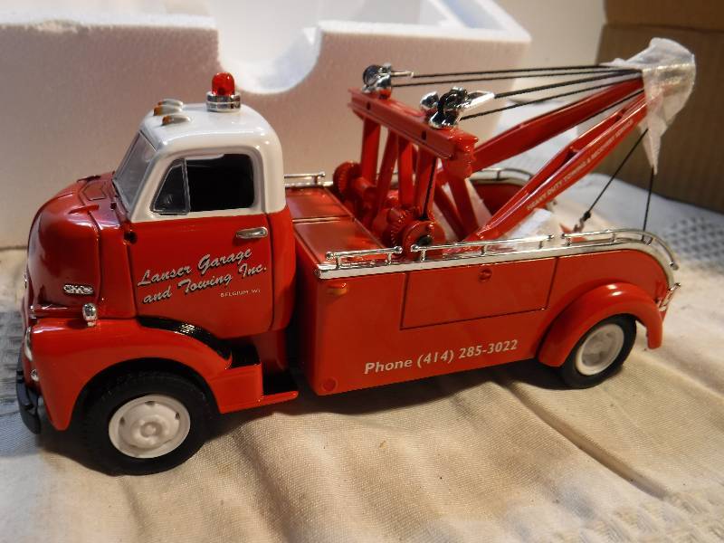 lot 1010 image: First Gear 1952 Die Cast GMC Heavy Duty Wrecker