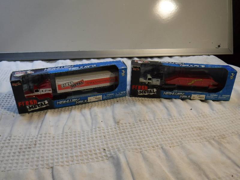 lot 2006 image: pair of semis