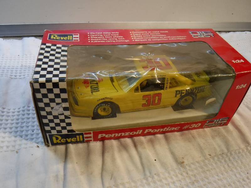 lot 2007 image: nascar michael waltrip