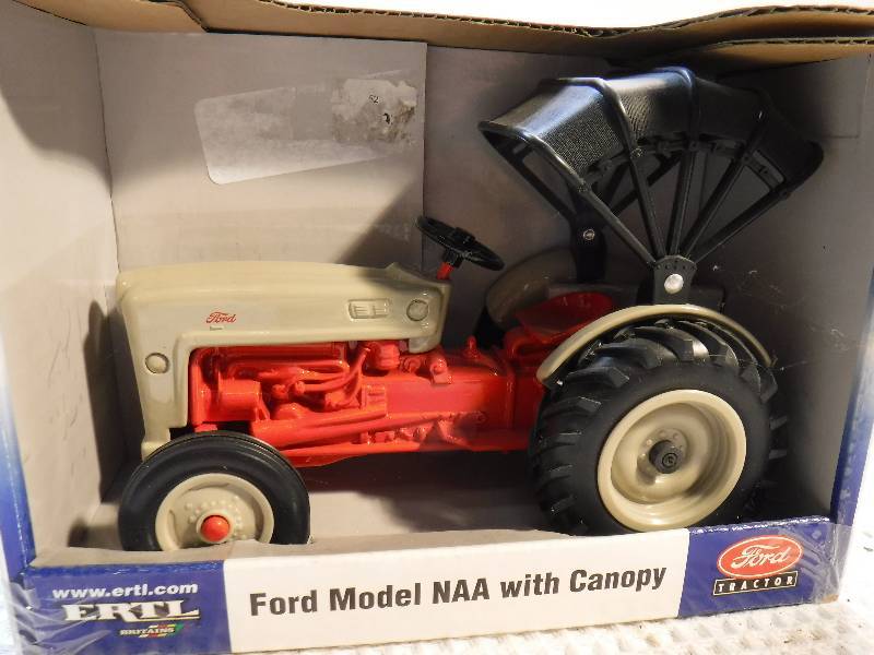 lot 2014 image: ertl ford tractor