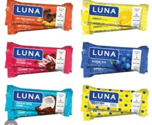 lot 2752 image: Luna Bar Variety Pack 12 Count