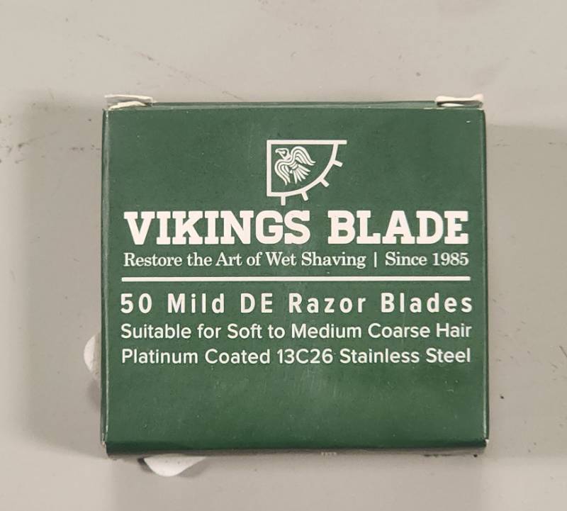 lot 169532 image: Vikings Blade DE Razor Blades - 50 Pack - Retail $15