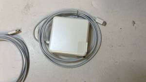 lot 68387 image: 118W USB-C Power Adapter with Cable - Retail $45