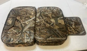 lot 68460 image: Camo Heated Seat Cushion  - Retail $35