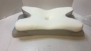 lot 68464 image: Cozyplayer Ergonomic Memory Foam Bed Pillow - Retail $45