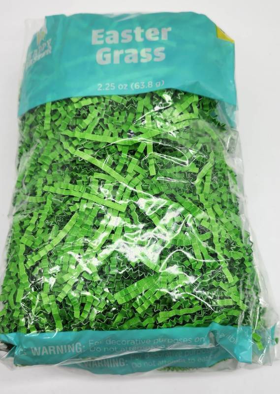 lot 67928 image: Easter Grass Bundle - Green and White 2-Pack - Retail $3