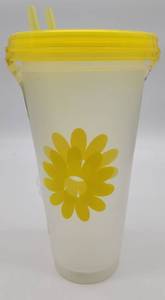 lot 69201 image: Yellow Daisy Color Changing Cup with Lid and Straws, 2 Pack - Retail $12