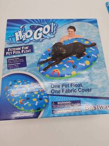 lot 69206 image: H2O GO Fetchin Fun Pet Pool Float - Retail $15