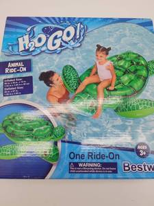 lot 69215 image: H2O GO Turtle Pool Float - Retail $15