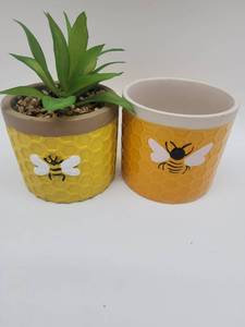 lot 69278 image: Honeycomb Pattern Bee Planter Pots Set Of 2 - Retail $15